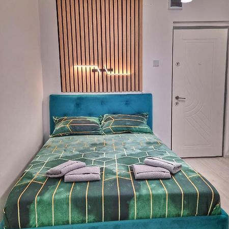 15. Little Studio Lejlighed Bukarest Eksteriør billede