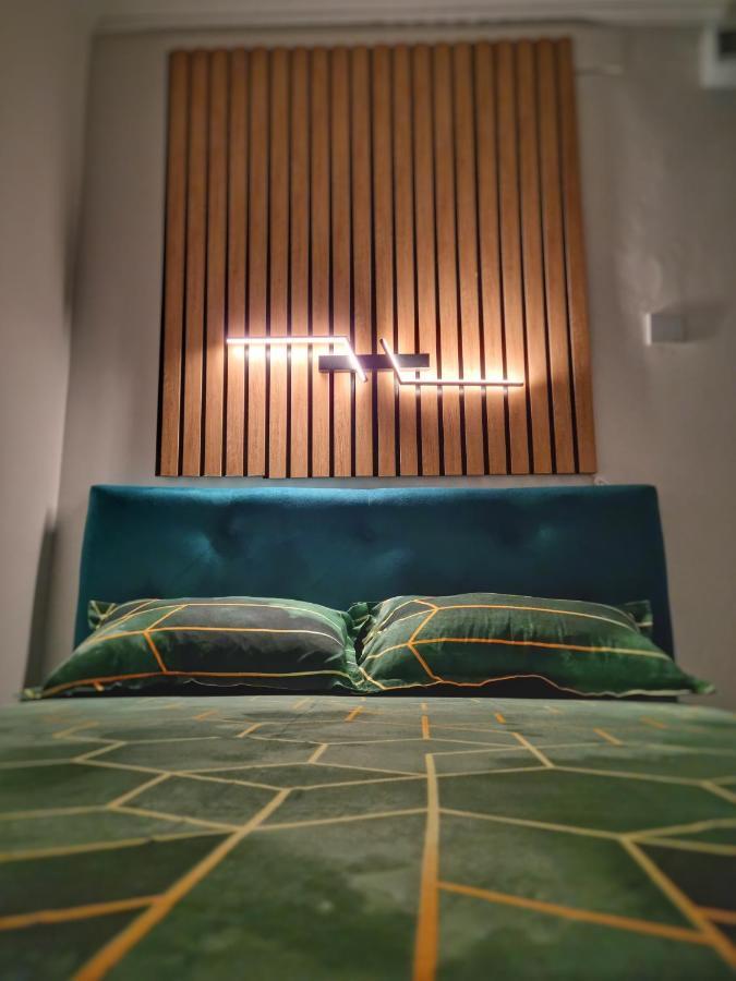 15. Little Studio Lejlighed Bukarest Eksteriør billede