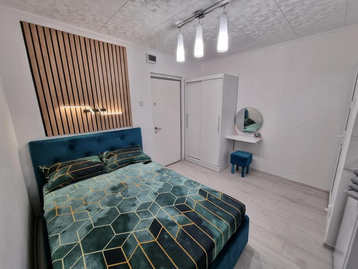 15. Little Studio Lejlighed Bukarest Eksteriør billede