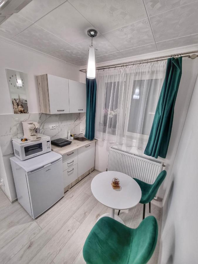 15. Little Studio Lejlighed Bukarest Eksteriør billede